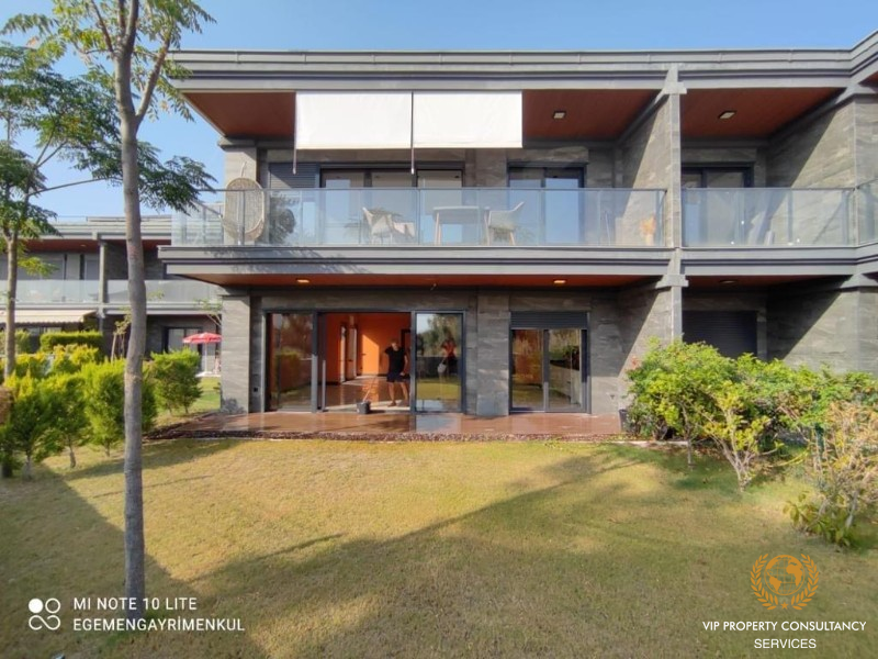 4 bedroom ground floor residence for sale in Kusadasi Marina